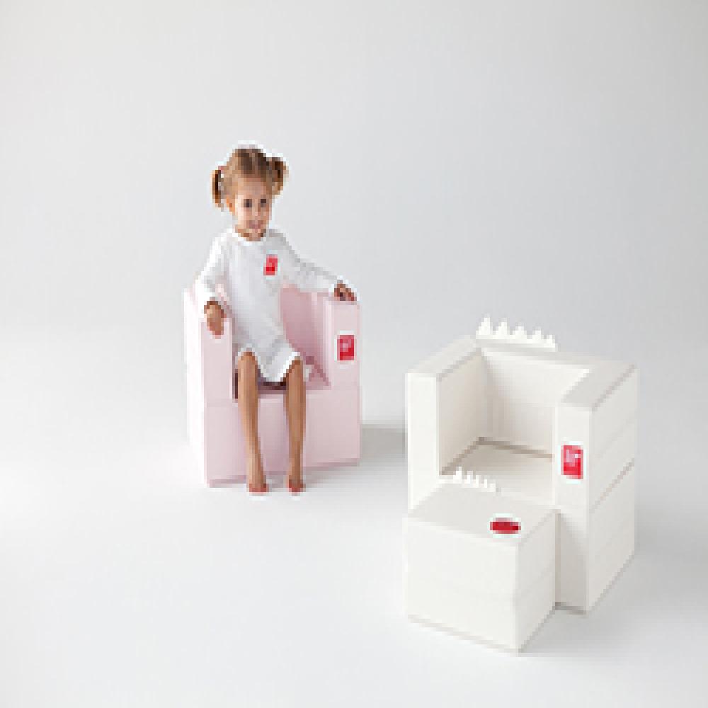 TRANSFORMABLE CAKE SOFA